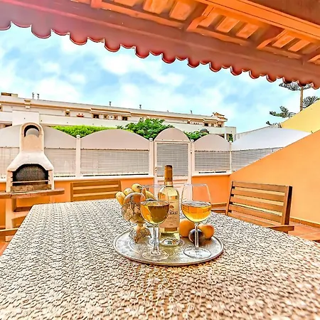 Three Bedroom With Private Patio And Barbecue Apartment