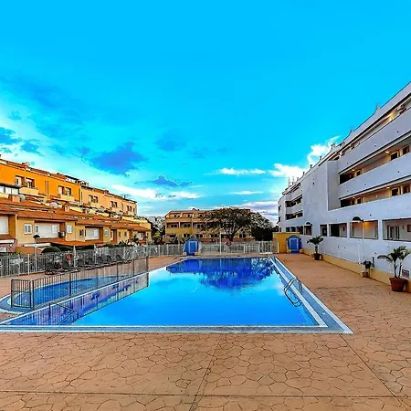 Three Bedroom With Private Patio And Barbecue